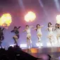 Grup idola wanita asal Korea Selatan aespa pecahkan konser perdananya “Synk: Hyper LINE in
Jakarta” dengan lagu pembuka “Girls.” (Liputan6.com/Faizal Fanani)