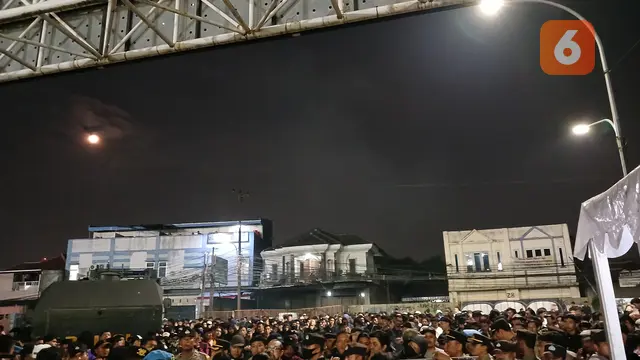 Suporter Persib Bandung - Dewa United Vs Persib Bandung