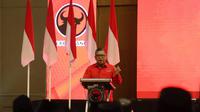 Sekjen PDIP Hasto Kristiyanto pada Rapat Koordinasi Teknis (Rakornis) dan konsolidasi memenangkan Pemilu 2024 Jatim, di Surabaya, Minggu (19/3/2023).(Liputan6.com/ Dian Kurniawan)