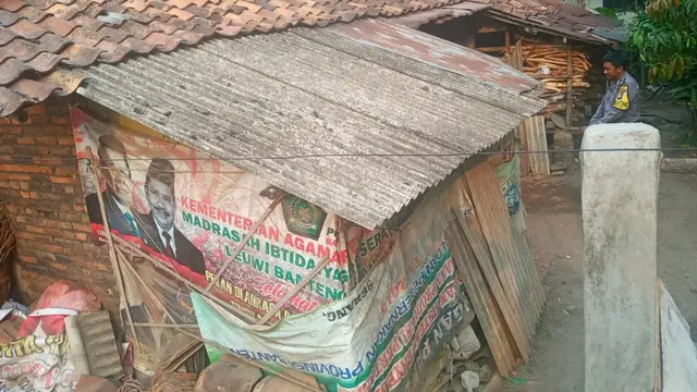 Rumah nenek sapiah yang merupakan bekas kandang ayam