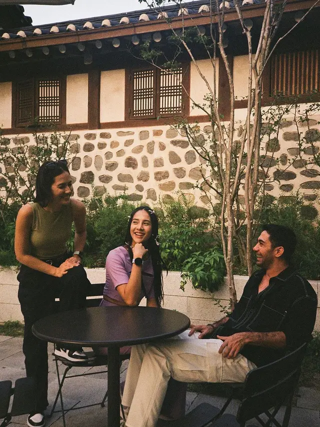 Pevita Pearce dan Anya Geraldine (Instagram/anyageraldine)