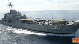 Citizen6, Tanjung Priok: Sebanyak 102 siswa dan tujuh guru pendamping SD Marsudirini, Kramat Raya, Tanjung Priok mengadakan karyawisata ke KRI yang tengah bersandar di dermaga Kolinlamil Tanjung Priok, Jakarta Utara  tersebut. (Pengirim: Dispenkolinlamil)