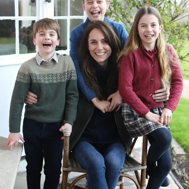 Kate Middleton Rilis Foto Terbaru di Hari Ibu, Buka Suara Pertama Kali Usai Operasi Perut