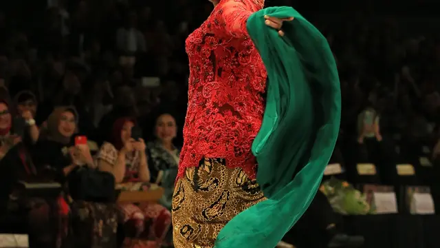 [Bintang] Susi Pudjiastuti (Menteri Kelautan)