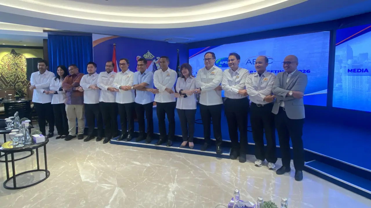 Pengurus Kamar Dagang dan Industri (Kadin) Indonesia di Menara Kadin Indonesia, Senin (2/2/2026). (Liputan6.com/Tian)