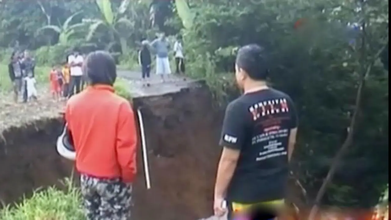 VIDEO: Longsor dan Banjir Mulai Terjadi di Beberapa Daerah