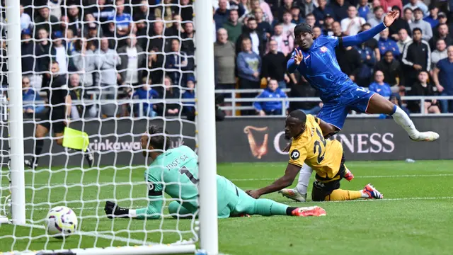Foto: Deretan Aksi Fantastis Madueke saat Bawa Chelsea Pesta Gol ke Gawang Wolves di Liga Inggris