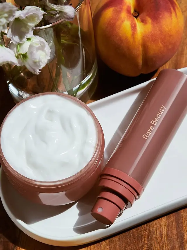 Rahasia Kulit Tubuh Glowing ala Selena Gomez, Pakai Body Cream Rp700 Ribu-an