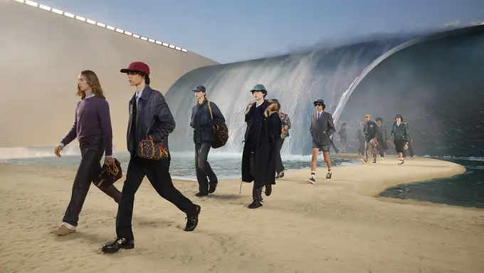 Pharrell Williams Pamerkan Koleksi Louis Vuitton Menswear Spring/Summer 2027 dengan Set Panggung Ombak