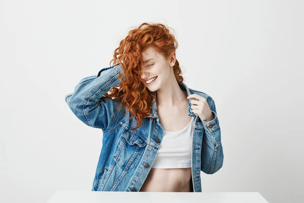 Rambut curly tahan lama dan anti mengembang dengan tips praktis ini
