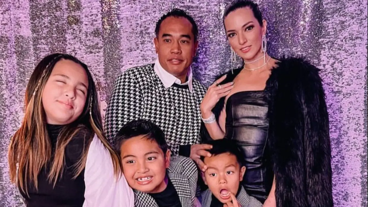 Gaya Glamor Nia Ramadhani Rayakan Tahun Baru di Amerika, Ibu 3 Anak Makin Stunning
