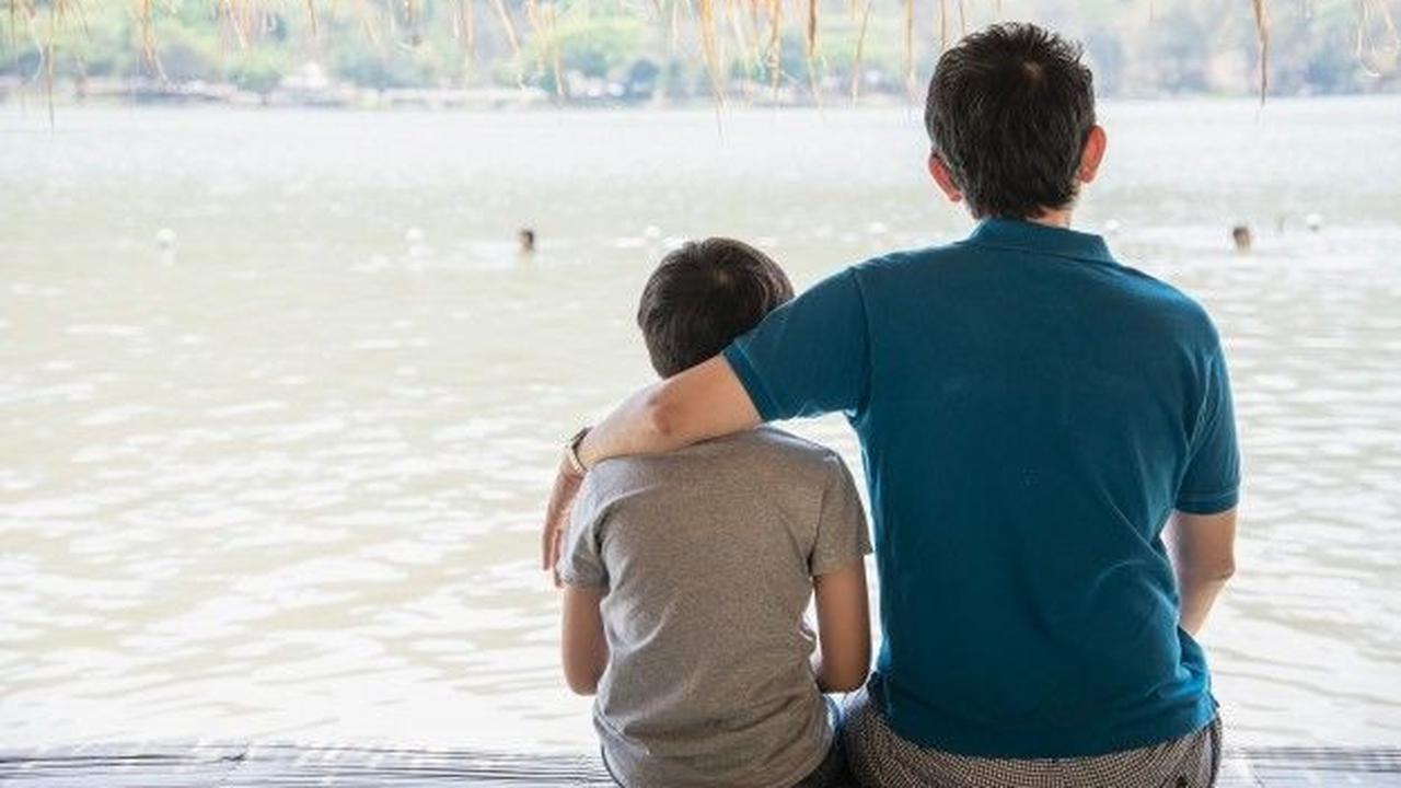 Ayah dan Anak. (foto: Pinterest/Calm Sage).