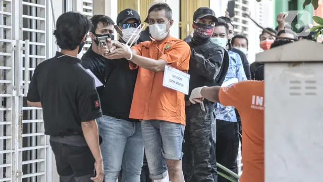 FOTO: Rekonstruksi Pembunuhan Bos Pelayaran di Kelapa Gading