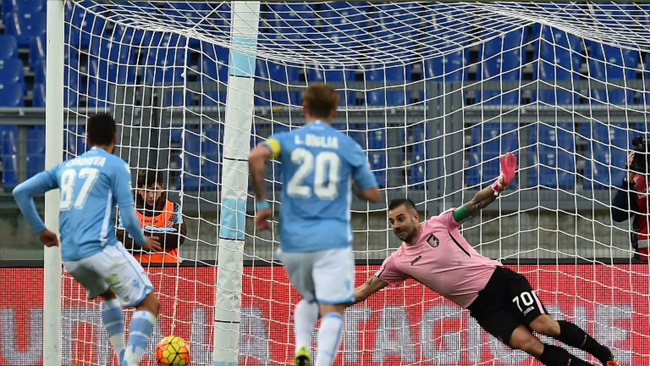 Kiper Ini Sanggup Menghalau 2 Peluang Gol Secara Beruntun