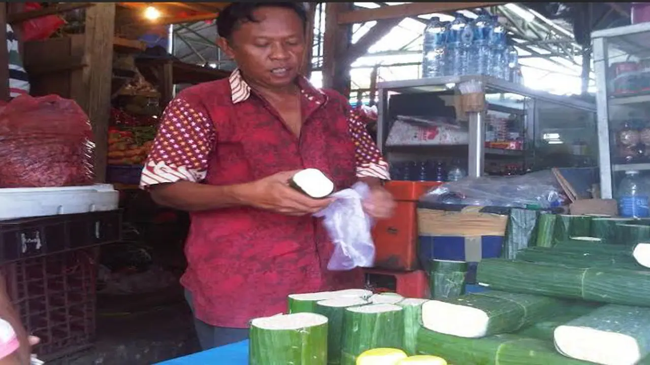 Penjual Tempe Pak Tasmudi