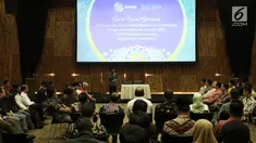 Suasana saat Direktur SCM Imam Sudjarwo memberikan sambutan dalam acara buka puasa bersama di SCTV Tower, Jakarta (22/5). (Liputan6.com/Herman Zakharia)