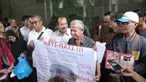 Sebulan sejak kasus First Travel terkuak, laporan-laporan korban penipuan biro perjalanan umrah lainnya terus bermunculan.