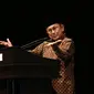 Presiden ke-3 RI BJ Habibie berbicara saat acara 'Supermentor 6: Leaders' di Ballroom Djakarta Theater, Minggu (17/5/2015). (Liputan6.com/Faizal Fanani)