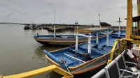 Kementerian Perhubungan memberikan lima kapal oenangkap ikan untuk nelayan