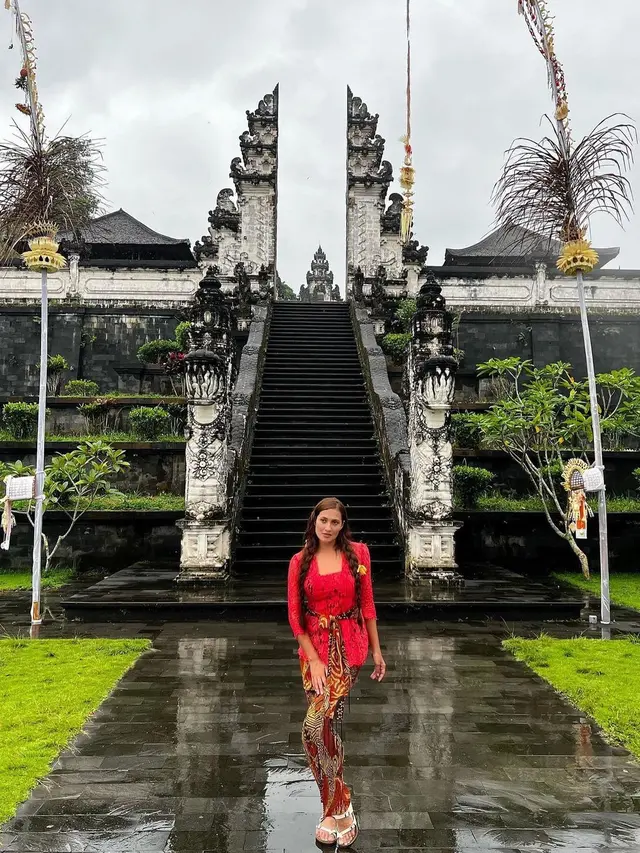 7 Potret Karenina Anderson, Aktris Sekaligus Model yang Diduga Ditangkap Karena Narkoba