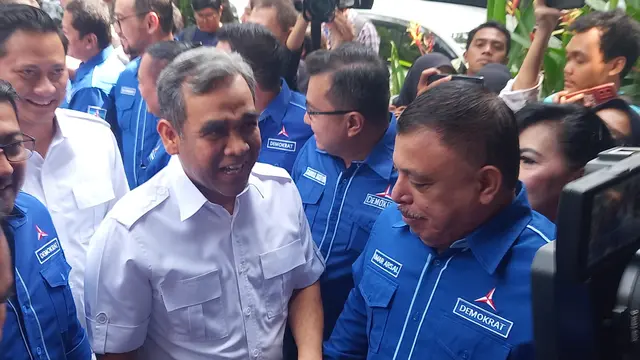 Sekretaris Jenderal (Sekjen) Partai Gerindra Ahmad Muzani bersama jajarannya menemui Sekjen Partai Demokrat Teuku Riefky Harsya di Kantor DPP Demokrat, Jakarta Pusat.
