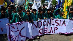 Aksi ini untuk menentang kebijakan pemotongan anggaran oleh Presiden Indonesia Prabowo Subianto. (CHAIDEER MAHYUDDIN/AFP)