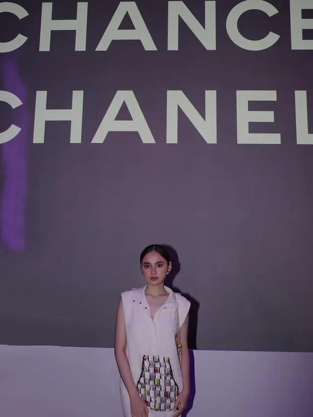 Gaya Elegan dan Clean Syifa Hadju Hadiri Acara Peluncuran Parfum Terbaru Chanel di Tokyo