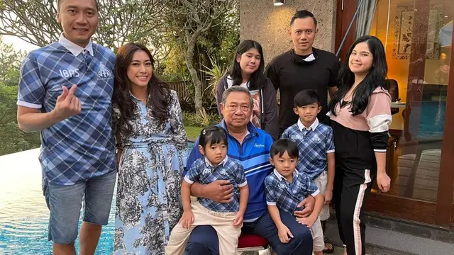 6 Momen Kebersamaan Keluarga SBY, Camping Bareng di Tengah Hutan