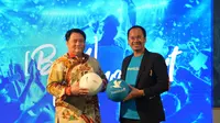 Dannis Muhammad, CMO Traveloka (kanan) dan David Khim, CEO FMA, pada pengumuman keterlibatan Traveloka pada ajang Piala Dunia 2018, di Jakarta, Kamis (1/3/2018). (traveloka)