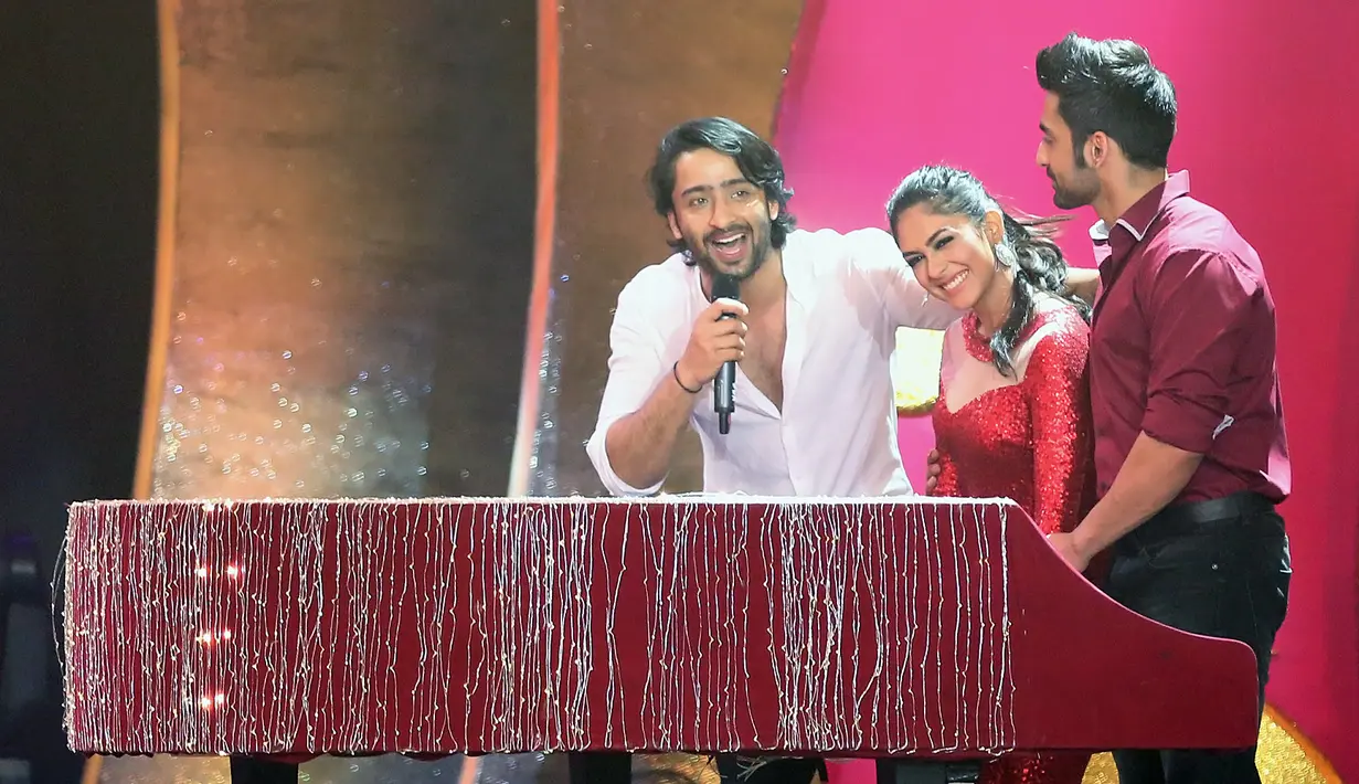 "Ketiga kali ikut acara India seperti ini. Senang banget karena aku juga pecinta musik India," ujar Iis Dahlia dengan antusias di Teater Bhineka Tunggal Ika Taman Mini Indonesia Indah, Sabtu (22/4) malam. (Bambang E. Ros/Bintang.com)