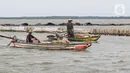 Keberadaan pagar laut itu membuat ratusan nelayan kesusahan dalam mencari ikan. (Liputan6.com/Herman Zakharia)