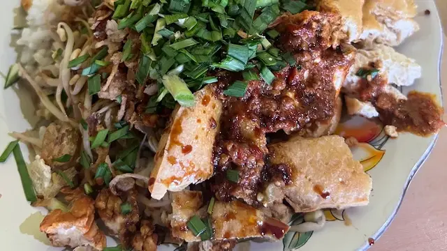 Rekomendasi Tempat Makan Nasi Lengko di Cirebon