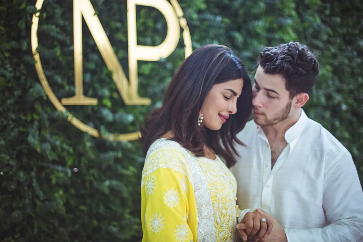 [Bintang] Nick Jonas - Priyanka Chopra