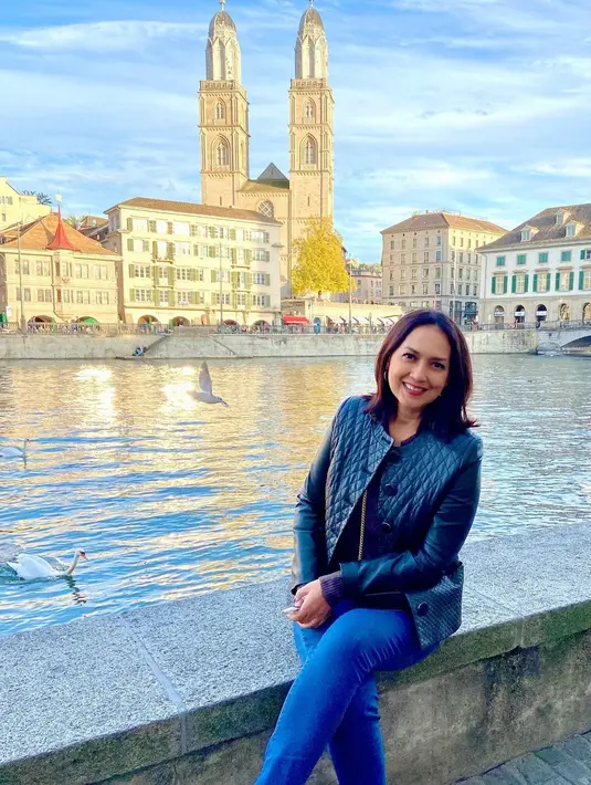 Ira Wibowo Liburan di Switzerland (Instagram/irawbw)