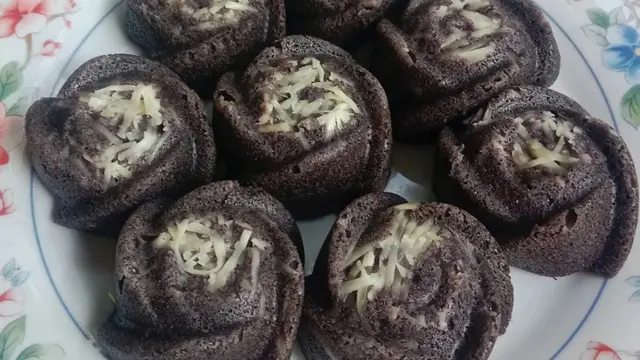 Resep bolu ketan hitam keju lumer. (dok. Cookpad @ainigitara)