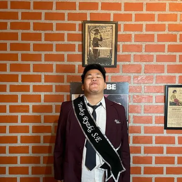 6 Potret Kiki Eks CJR Lulus Sidang Skripsi, Raih Gelar Sarjana Ekonomi