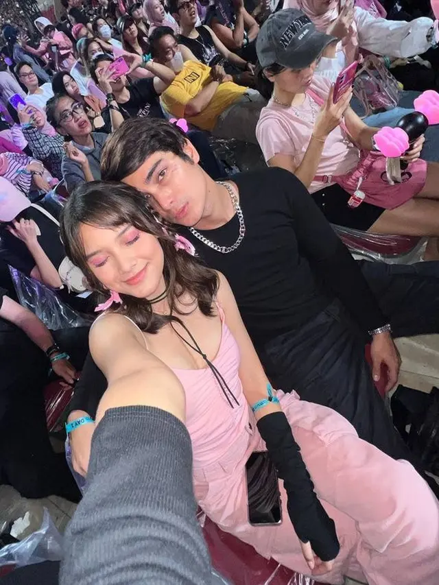 [Fimela] Cinta Brian dan Callista Arum