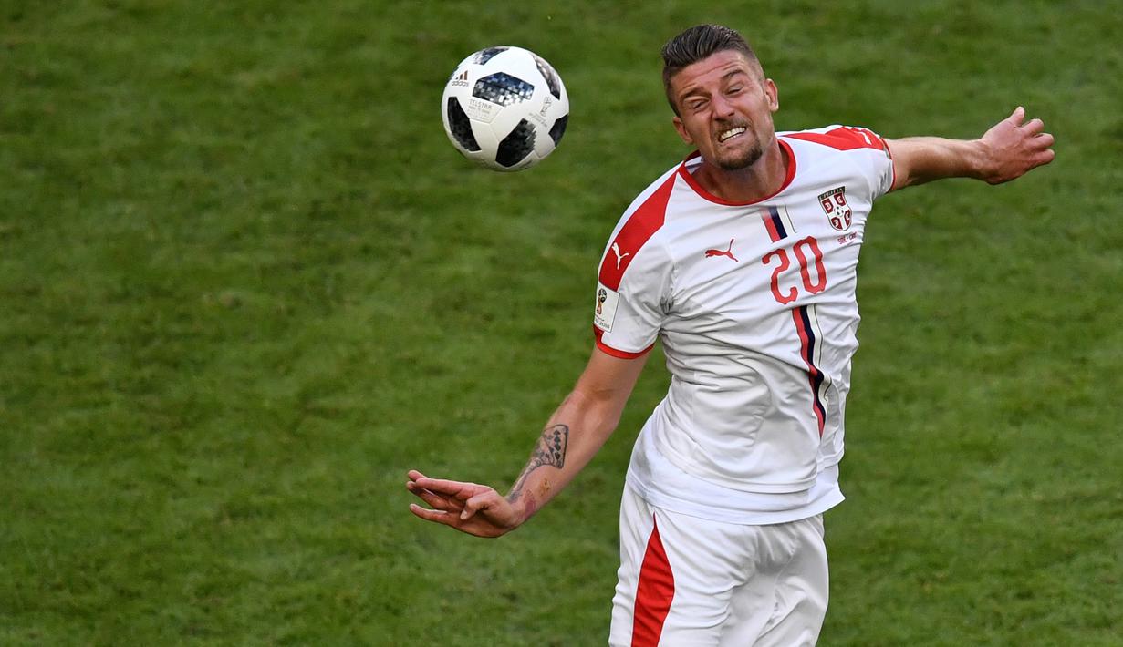 5. Sergej Milinkovic-Savic (Serbia) - Dirinya merupakan incaran utama dari Jose Mourinho pada bursa transfer musim panas kali ini. Tetapi Lazio hanya mau melepas sang gelandang seharga lebih dari 100 juta poundsterling. (AFP/Fabrice Coffrini)