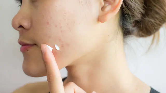 Bahan Kosmetik yang Perlu Dihindari Saat Hamil