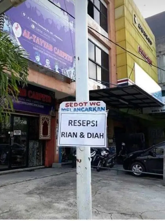 6 Tulisan Nyeleneh Sedot WC Ini Bikin Ketawa Geli
