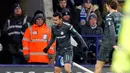 Gelandang Chelsea, Pedro melakukan selebrasi usai mencetak gol ke gawang Leicester City pada perempatfinal Piala FA di stadion King Power, Inggris (18/3). The Blues akan menghadapi Southampton pada laga semifinal. (AP Photo / Frank Augstein)