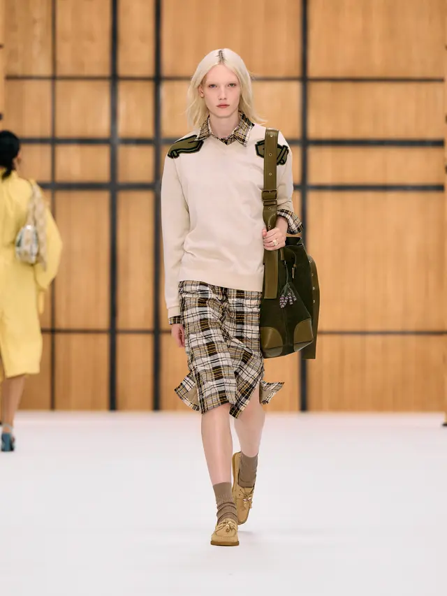 Burberry Summer 2027 Tampil Lebih Playful, Hadirkan Interpretasi Baru House Check