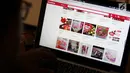 Pelanggan mencari cokelat di situs belanja online, Jakarta, Rabu (14/2). Tradisi memberi cokelat di Hari Kasih Sayang atau Valentine’s Day menyebabkan barang tersebut menjadi yang paling dicari setiap tanggal 14 Februari. (Liputan6.com/Immanuel Antonius)