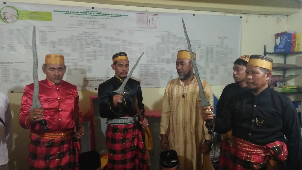 Kancing Kalenna, Pusaka untuk Jokowi Persembahan Raja Tallo  