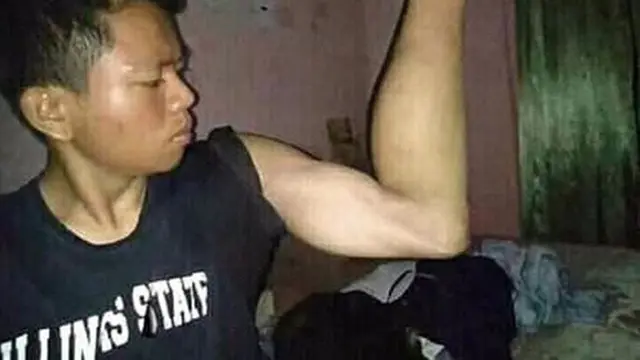 6 Editan Foto Bagian Tangan Ini Absurd Banget, Enggak Habis Pikir