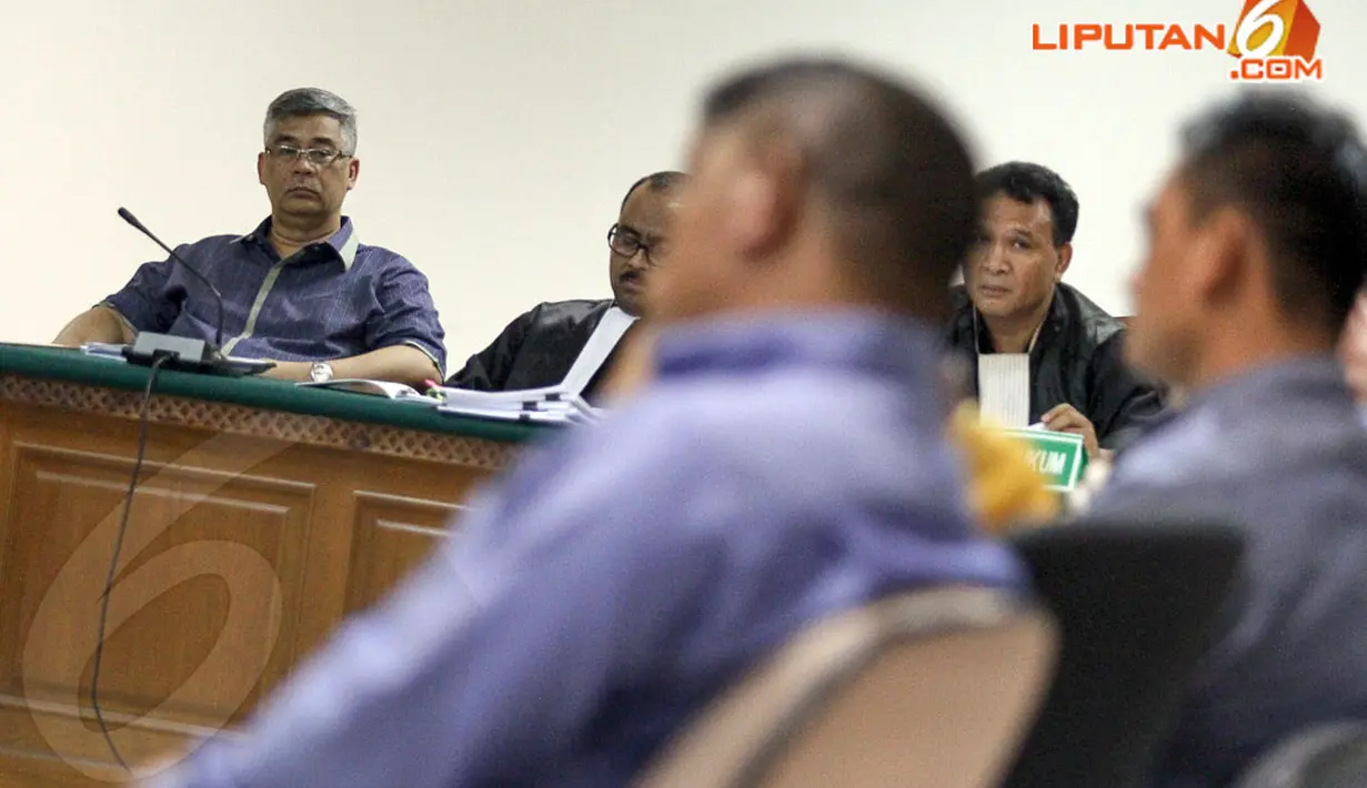 Salah satu saksi, M Djuffry, mengaku pernah menyediakan uang Rp 3 miliar terkait pengurusan perkara di Mahkamah Konstitusi terkait sengketa pemilihan kepala daerah Kabupaten Morotai, Maluku Utara, Senin (21/4/2014). (Liputan6.com/Faizal Fanani)