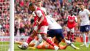 Pemain Arsenal Gabriel Jesus mencetak gol ke gawang Tottenham Hotspur pada pertandingan sepak bola Liga Premier Inggris di Emirates Stadium, London, Inggris, 1 Oktober 2022. Arsenal menang 3-1. (AP Photo/Kirsty Wigglesworth)