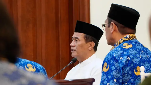 Mentan Amran Gelar Rapat Darurat Pukul 06.00 untuk Percepatan Bantuan Pangan di Aceh, Sumut, dan Sumbar