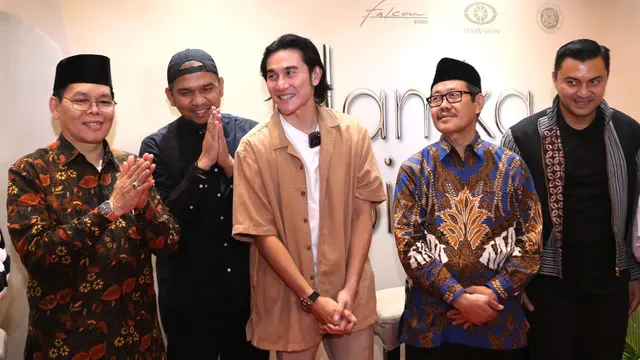 Vino G Bastian mengungkapkan rasa bangganya, lantaran film barunya yang berjudul Hamka & Siti Raham (Vol 2) didukung MUI [Dream/Deki Prayoga]