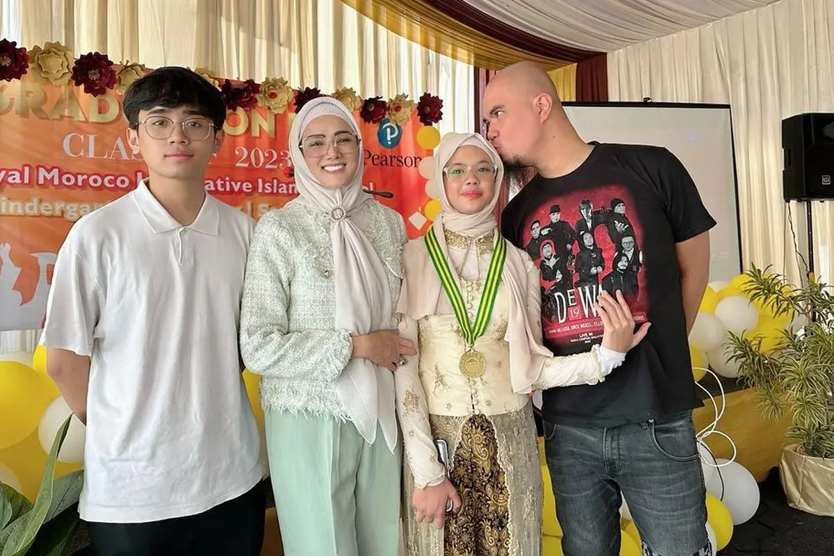 Ahhmad Dhani dan Mulan Jameela acara kelulusan Safeea